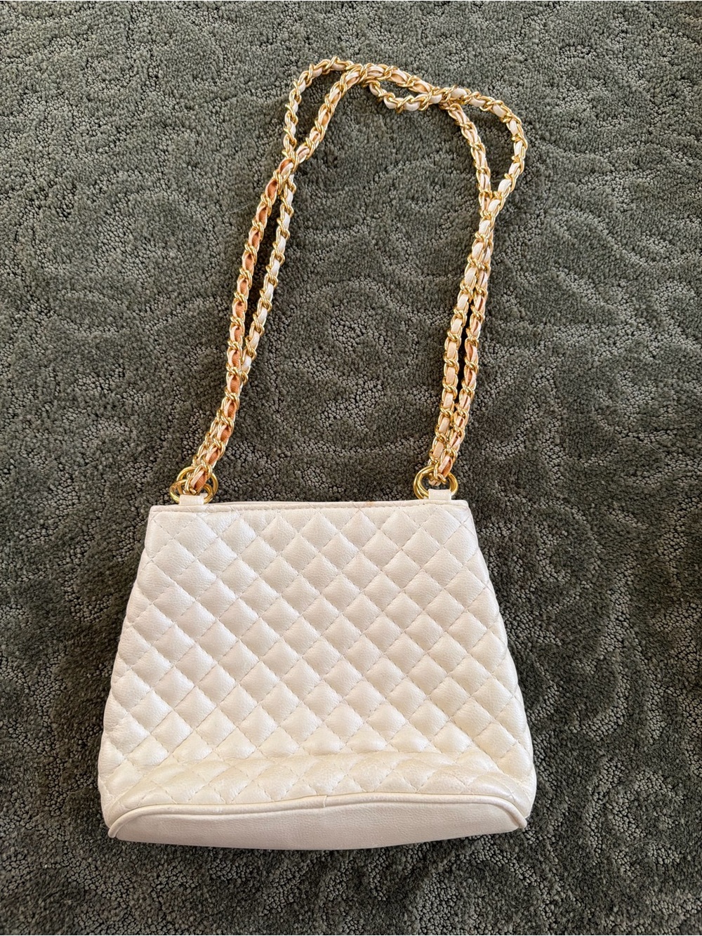 Lord & Taylor Quilted Cream Shoulder Bag with Gold Chain Strap